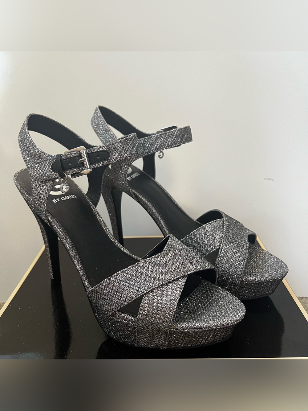 🪩 Y2K Guess Silver Heels